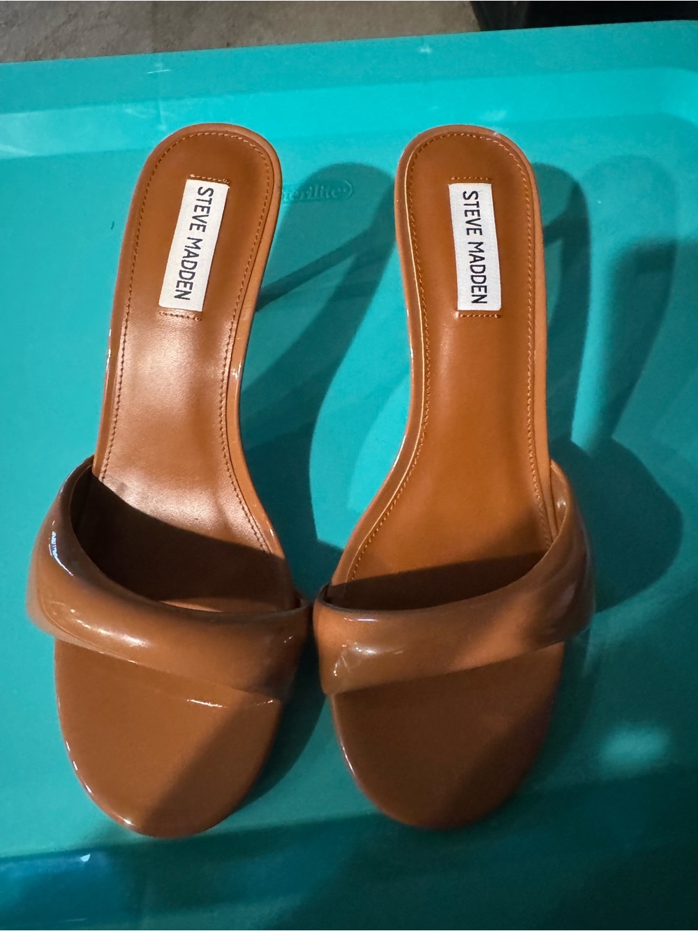 Steve Madden Tan Patent Single-Band Slide Mules
